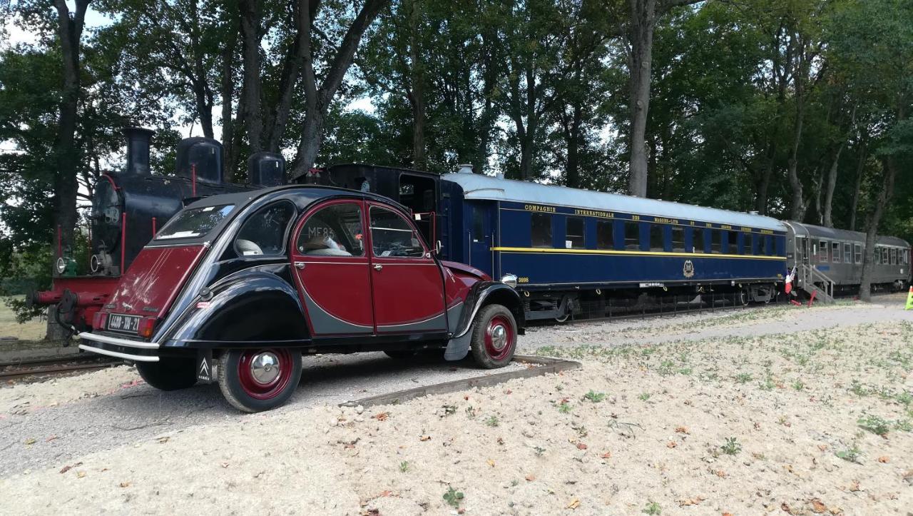Le Train Des Reves Hotel Dracy-Saint-Loup Bagian luar foto