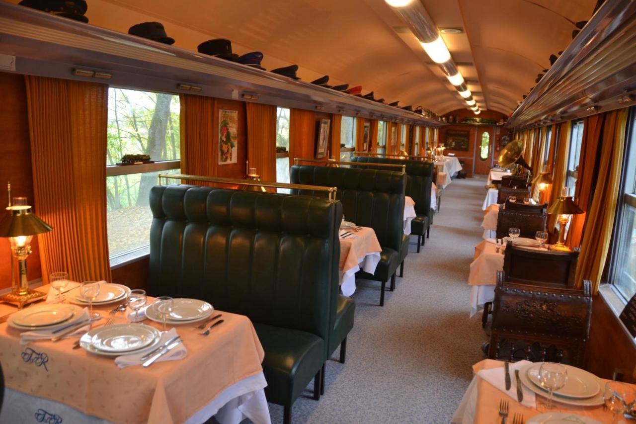 Le Train Des Reves Hotel Dracy-Saint-Loup Bagian luar foto