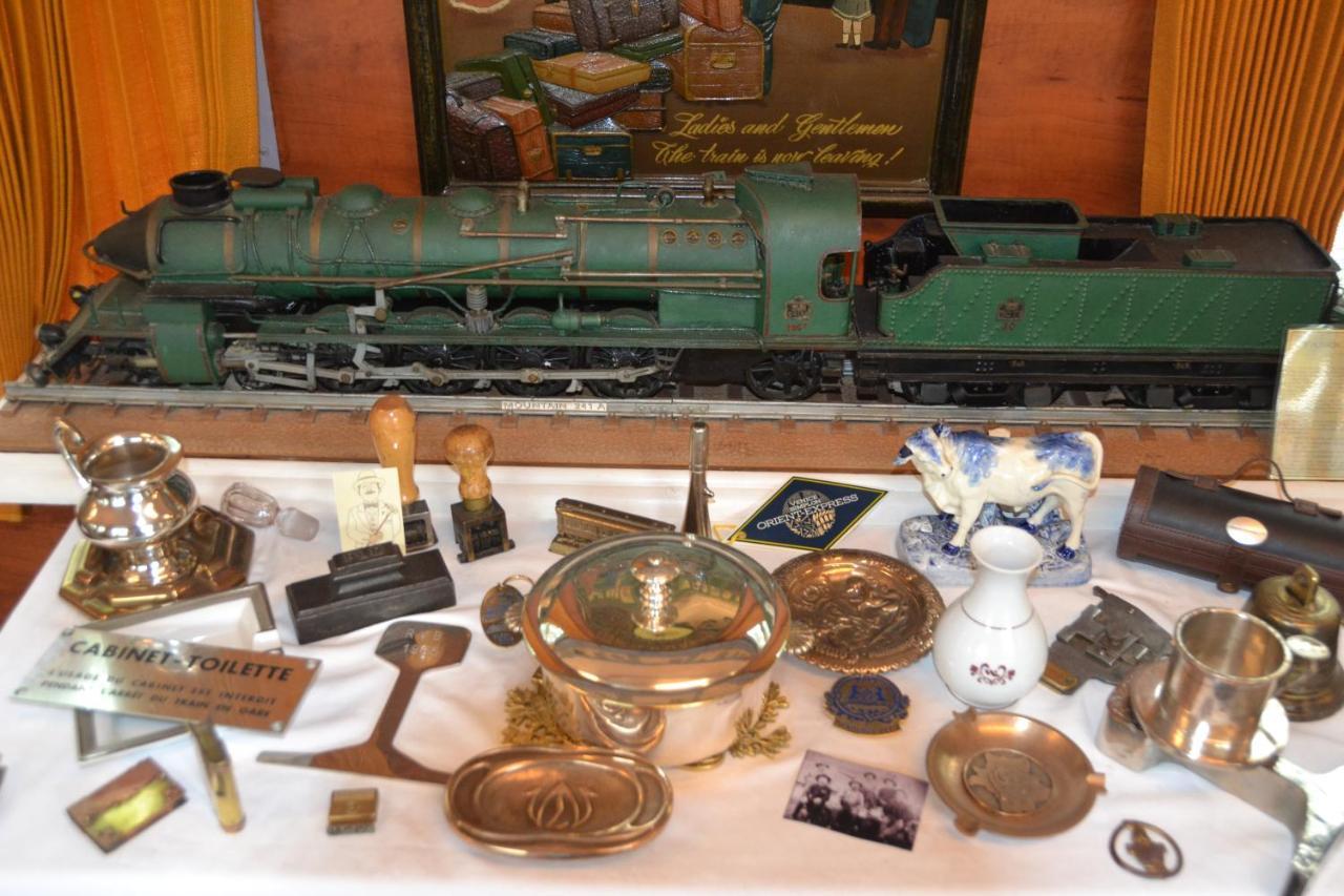Le Train Des Reves Hotel Dracy-Saint-Loup Bagian luar foto