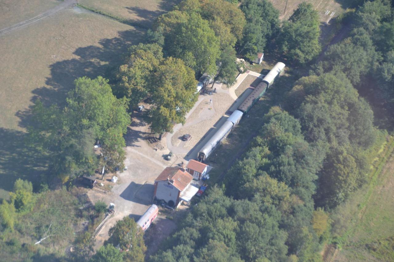 Le Train Des Reves Hotel Dracy-Saint-Loup Bagian luar foto